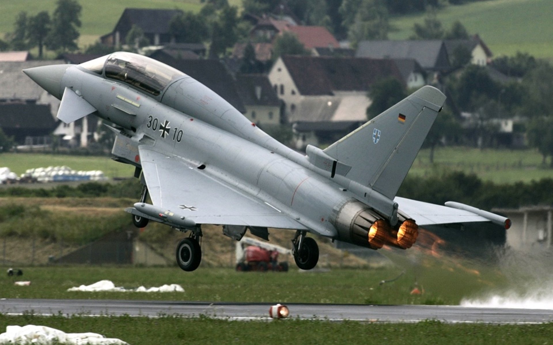 九游在线玩-_户外野营运动节：在大自然中锻炼身体_，户外野营是什么意思